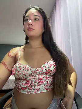 Snapshot of lana_rousse01 chatting on December 22, 1:02 am lana rousse01 online show from December 22, 1:02 am