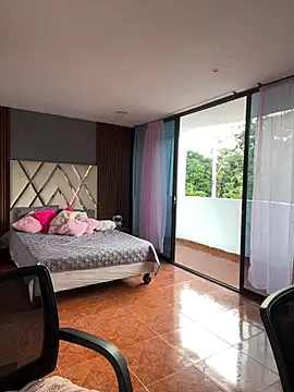 Snapshot of lana_rousse01 chatting on February 10, 10:25 pm lana rousse01 online show from February 10, 10:25 pm