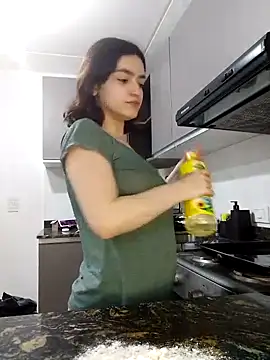 Snapshot of abrilour chatting on September 20, 4:46 am abrilour online show from September 20, 4:46 am