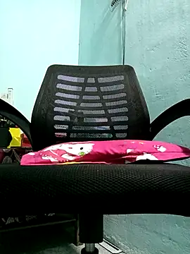 Snapshot of Minety473 chatting on October 12, 1:26 am Minety473 online show from October 12, 1:26 am