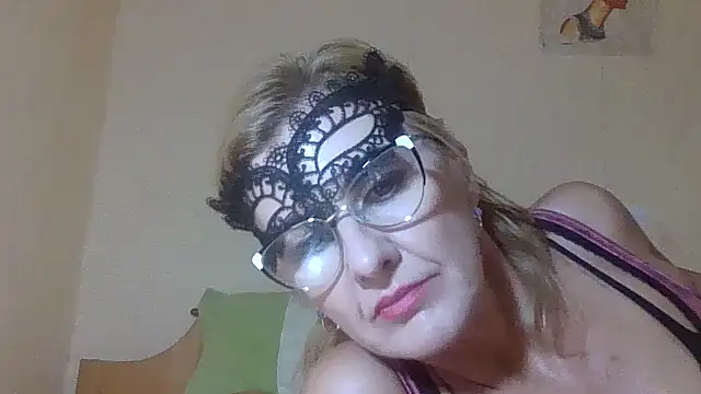 Snapshot of TianaQLove chatting on September 18, 11:45 am TianaQLove online show from September 18, 11:45 am