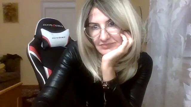 Snapshot of TianaQLove chatting on September 19, 2:51 pm TianaQLove online show from September 19, 2:51 pm