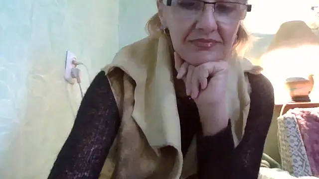 Snapshot of TianaQLove chatting on October 4, 10:02 am TianaQLove online show from October 4, 10:02 am