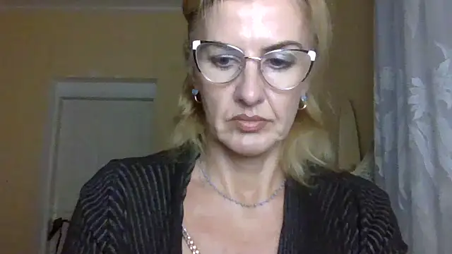 Snapshot of TianaQLove chatting on October 20, 1:55 pm TianaQLove online show from October 20, 1:55 pm