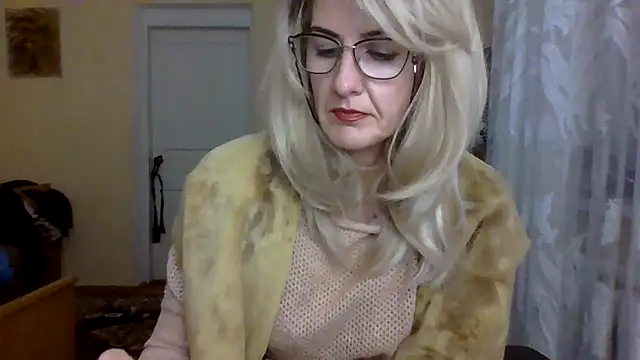 Snapshot of TianaQLove chatting on October 24, 3:52 pm TianaQLove online show from October 24, 3:52 pm