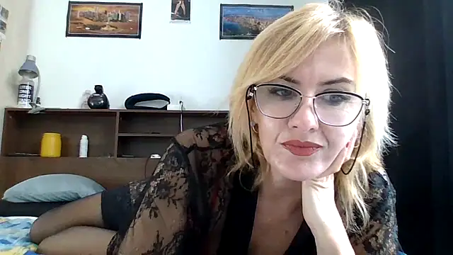 Snapshot of TianaQLove chatting on November 30, 1:04 pm TianaQLove online show from November 30, 1:04 pm