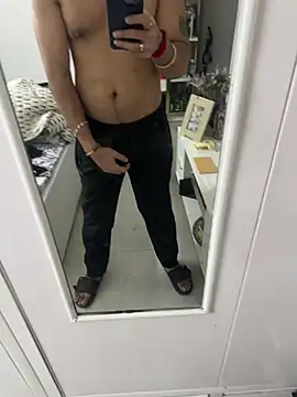 7 INCH MONSTER online show from February 23, 8:01 am