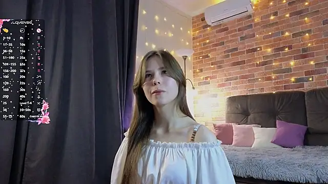 EmiliDen online show from October 29, 6:31 pm