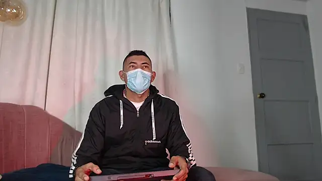 Snapshot of Morganandmegan chatting on September 10, 11:10 am Morganandmegan online show from September 10, 11:10 am