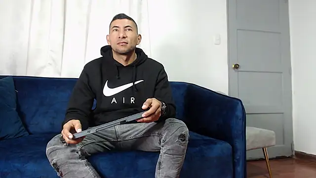 Snapshot of Morganandmegan chatting on October 9, 11:30 am Morganandmegan online show from October 9, 11:30 am