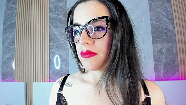 IsisNoir online show from September 27, 7:19 pm