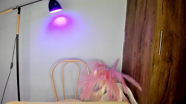 khate smith online show from March 4, 3:29 pm