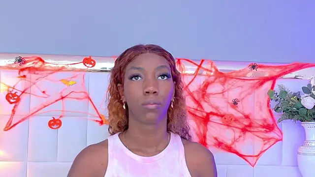 MadeleineHocker online show from October 22, 1:11 pm