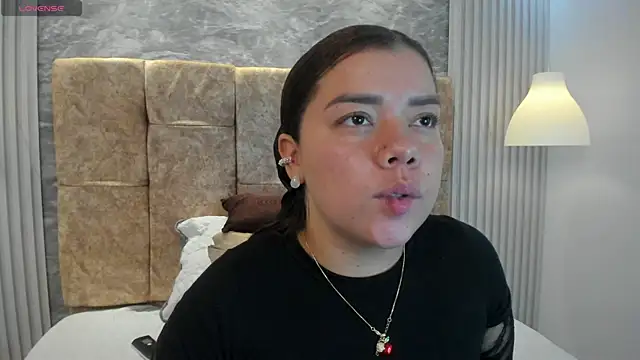 leilapons online show from November 21, 5:00 pm