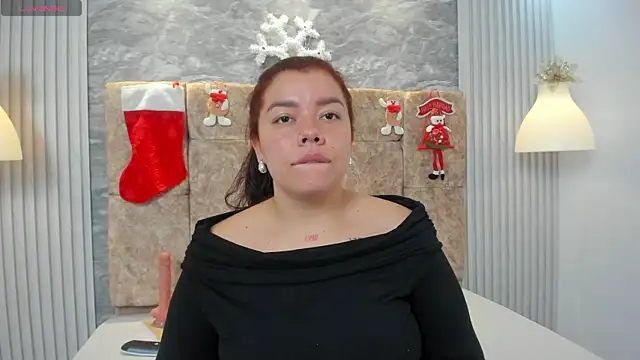 leilapons online show from December 21, 3:52 pm