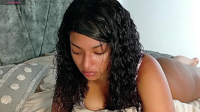 ValeriGallardo17 online show from October 29, 8:21 pm