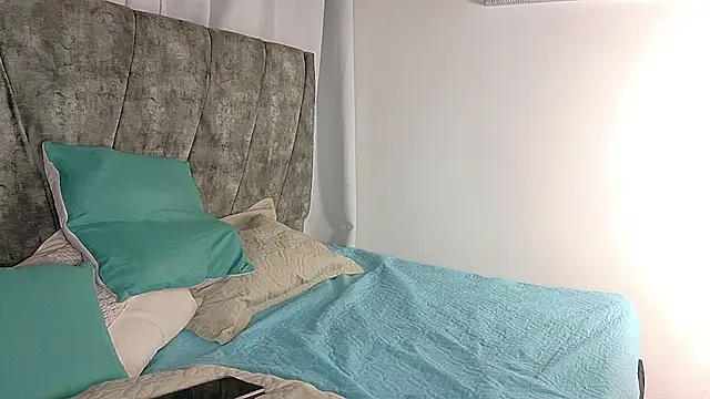 ValeriGallardo17 online show from November 21, 11:36 pm