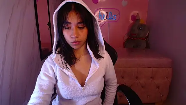 Snapshot of cristal11_ch chatting on October 18, 11:00 am cristal11 ch online show from October 18, 11:00 am