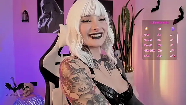 Snapshot of VelvetVampiree chatting on December 3, 2:41 am VelvetVampiree online show from December 3, 2:41 am