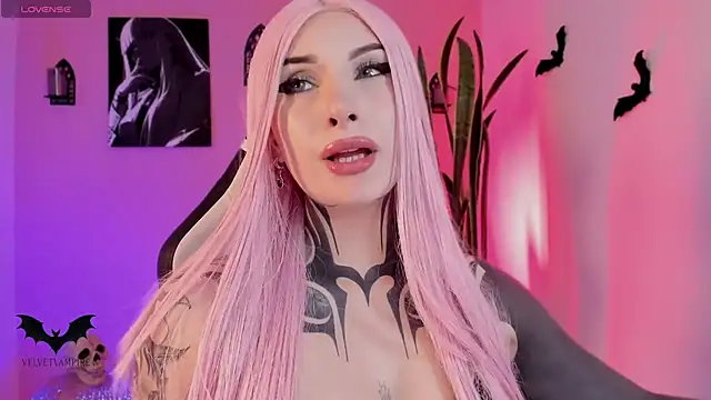 VelvetVampiree online show from April 23, 5:19 am