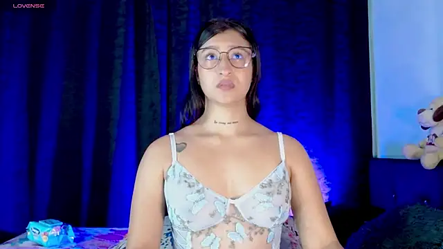 Snapshot of EVAH_LEE_ chatting on November 27, 3:52 am EVAH LEE online show from November 27, 3:52 am