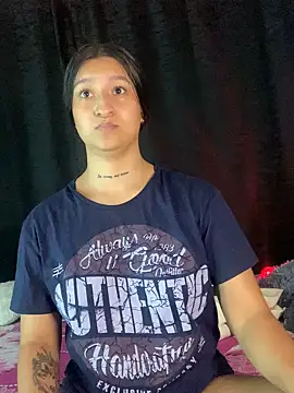 Snapshot of EVAH_LEE_ chatting on December 2, 3:01 am EVAH LEE online show from December 2, 3:01 am