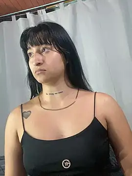 Snapshot of EVAH_LEE_ chatting on February 6, 5:01 am EVAH LEE online show from February 6, 5:01 am