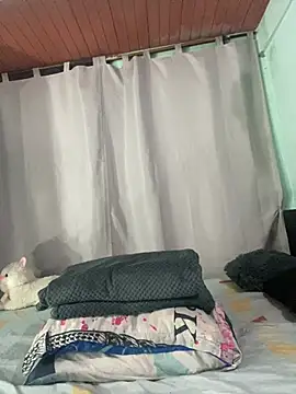 Snapshot of EVAH_LEE_ chatting on February 12, 1:00 am EVAH LEE online show from February 12, 1:00 am