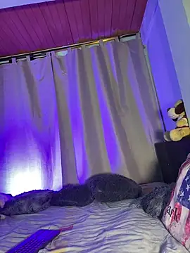 Snapshot of EVAH_LEE_ chatting on February 24, 1:03 am EVAH LEE online show from February 24, 1:03 am