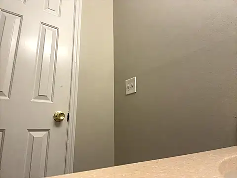 Snapshot of straightguy2233 chatting on September 29, 2:16 am straightguy2233 online show from September 29, 2:16 am