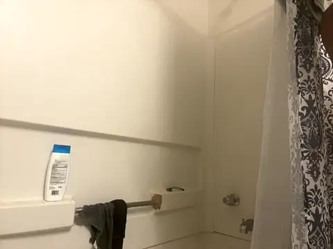 Snapshot of straightguy2233 chatting on October 4, 3:15 am straightguy2233 online show from October 4, 3:15 am