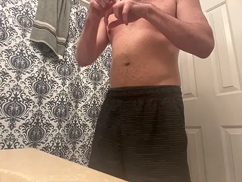 Snapshot of straightguy2233 chatting on October 23, 1:27 am straightguy2233 online show from October 23, 1:27 am