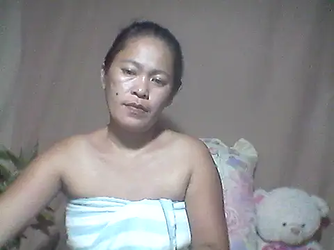 Snapshot of 66pineapple chatting on October 19, 12:28 pm 66pineapple online show from October 19, 12:28 pm