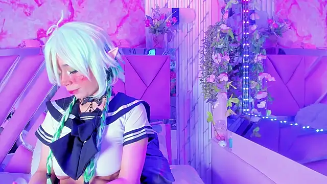 Akane Hikari  online show from October 14, 5:30 am