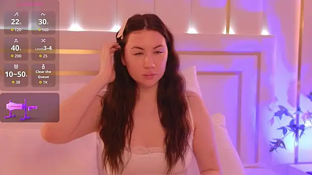 Snapshot of MeganStrain chatting on October 21, 3:07 am MeganStrain online show from October 21, 3:07 am