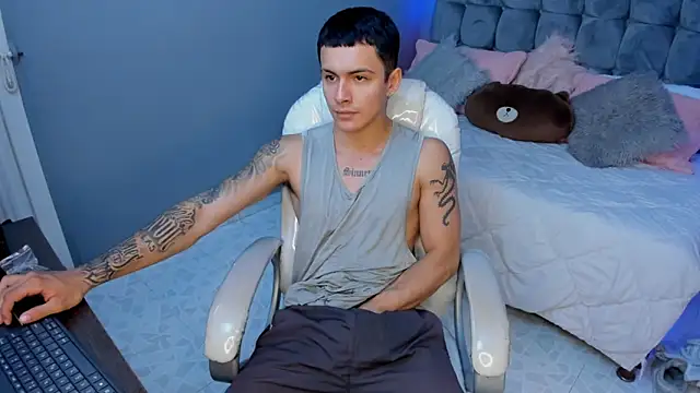 Snapshot of Leo_santoro chatting on September 14, 2:49 pm Leo santoro online show from September 14, 2:49 pm