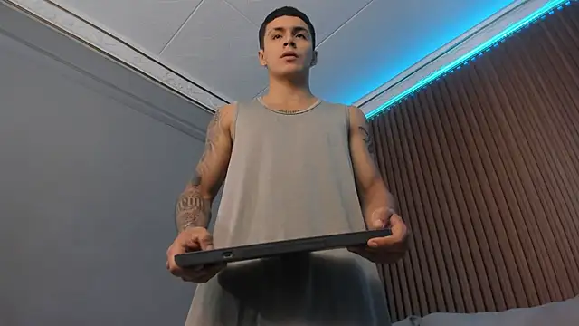 Snapshot of Leo_santoro chatting on September 16, 2:18 pm Leo santoro online show from September 16, 2:18 pm