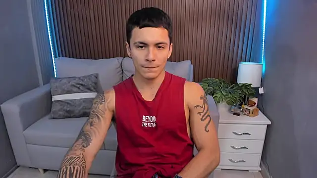 Snapshot of Leo_santoro chatting on September 18, 1:46 pm Leo santoro online show from September 18, 1:46 pm