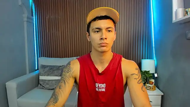 Snapshot of Leo_santoro chatting on September 24, 3:37 pm Leo santoro online show from September 24, 3:37 pm