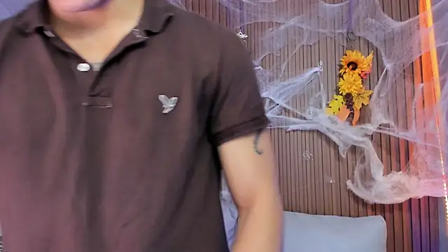 Snapshot of Leo_santoro chatting on October 16, 1:56 pm Leo santoro online show from October 16, 1:56 pm