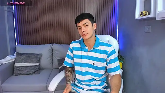 Snapshot of Leo_santoro chatting on November 13, 12:59 pm Leo santoro online show from November 13, 12:59 pm