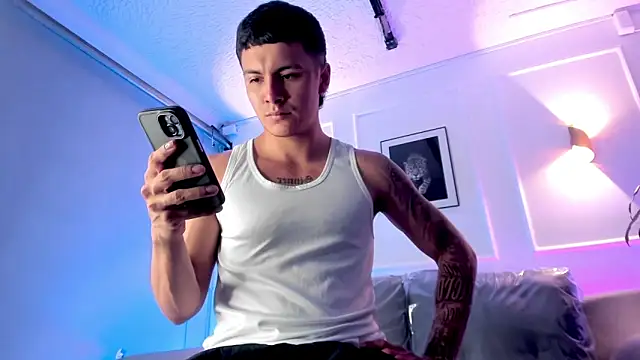 Leo santoro online show from April 20, 1:25 pm