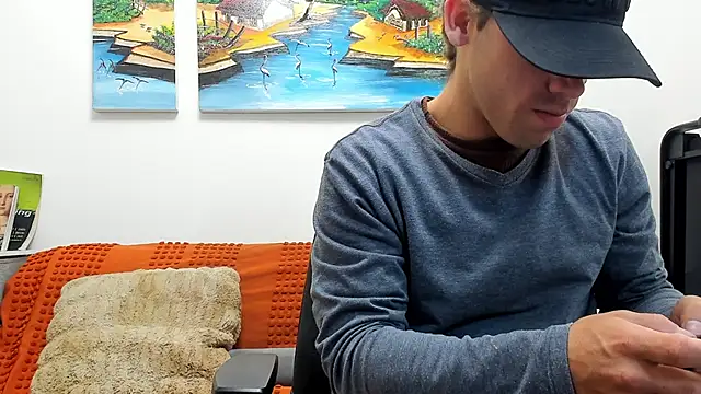 alex-golden online show from September 22, 1:24 pm