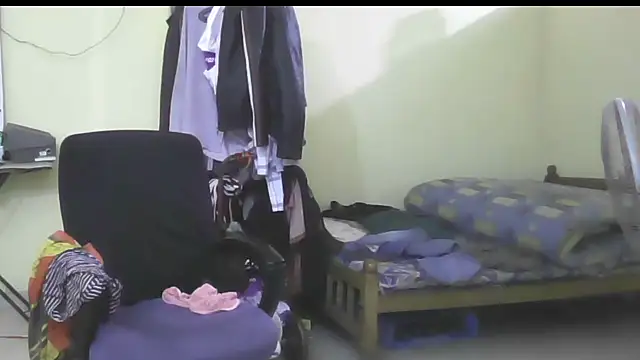 Snapshot of femboyslqueen chatting on September 18, 10:50 am femboyslqueen online show from September 18, 10:50 am