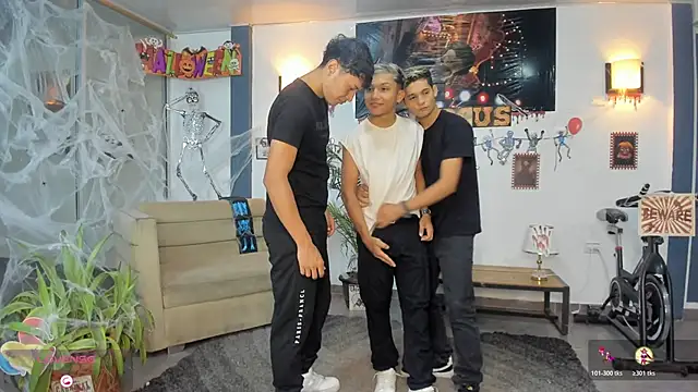 Bisexlifehot   online show from October 26, 11:09 pm