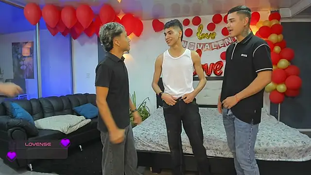 Bisexlifehot   online show from February 19, 11:23 pm