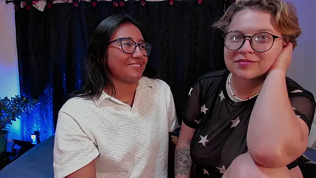 Snapshot of CrazyCakes_ chatting on October 3, 5:37 am CrazyCakes  online show from October 3, 5:37 am