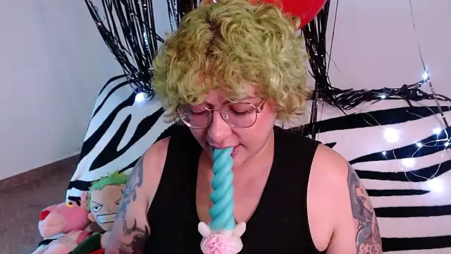 XxGreenGoodxX online show from February 17, 9:54 pm