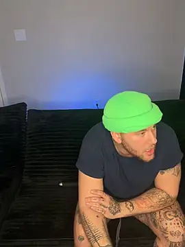 Snapshot of theviberoom chatting on December 15, 6:34 pm theviberoom online show from December 15, 6:34 pm