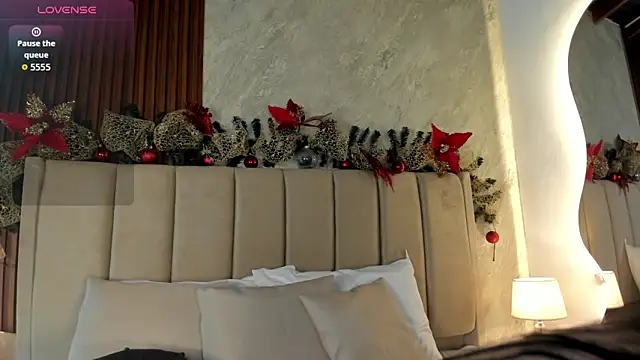  Cris Spicy  online show from December 14, 6:45 pm